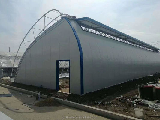 Einlagige Ziegelwand Solar Gewächshäuser 8m-16m Breite mit Isolierdecke
